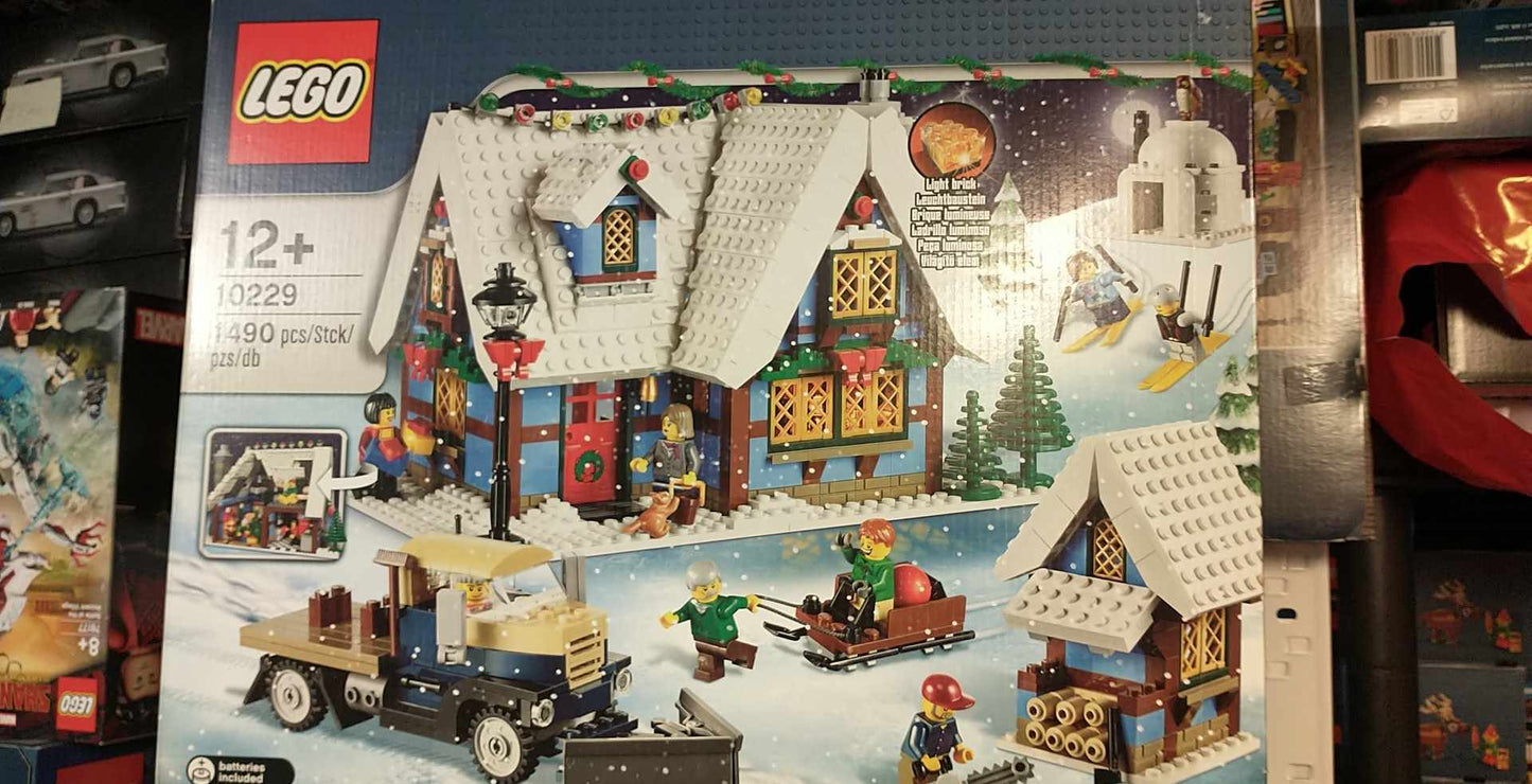 Winter Village Cottage Item No: 10229